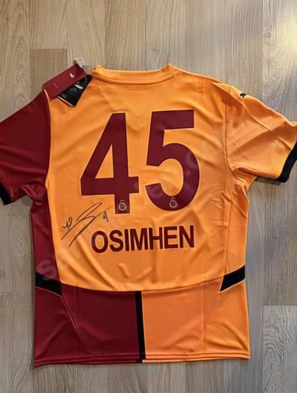 Tuttuğunuz takımdan hangi futbolcunun imzalı formasını isterdiniz?
