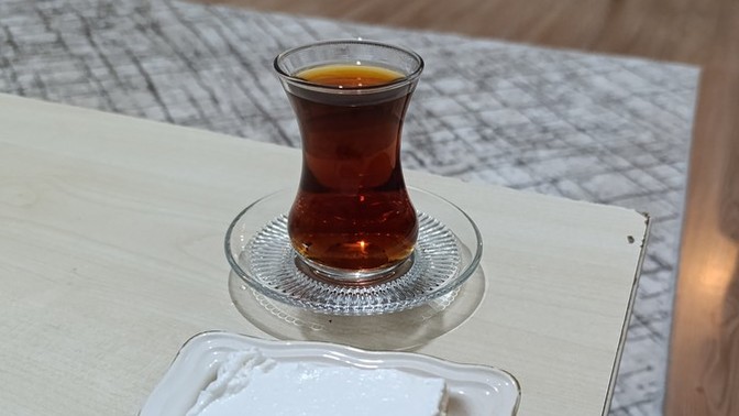 İftarlar yapıldı çay faslına geçildi mi?