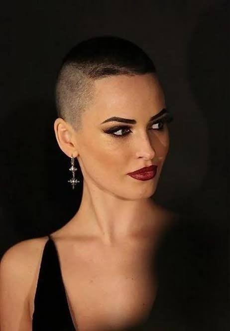 100 bin TL karşılığında saçlarınızı bu kadın gibi keser misiniz?