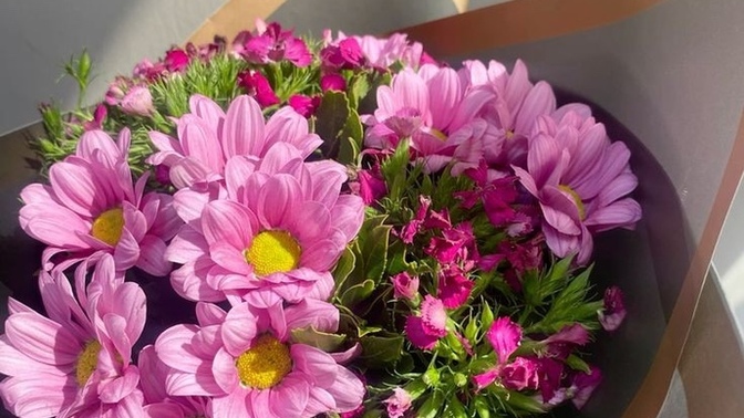 Kızlar 8 Mart  çiçekleri alındı mı?