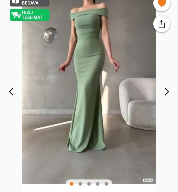 Mezuniyet icin hangi elbise daha guzel, secer misinizz?