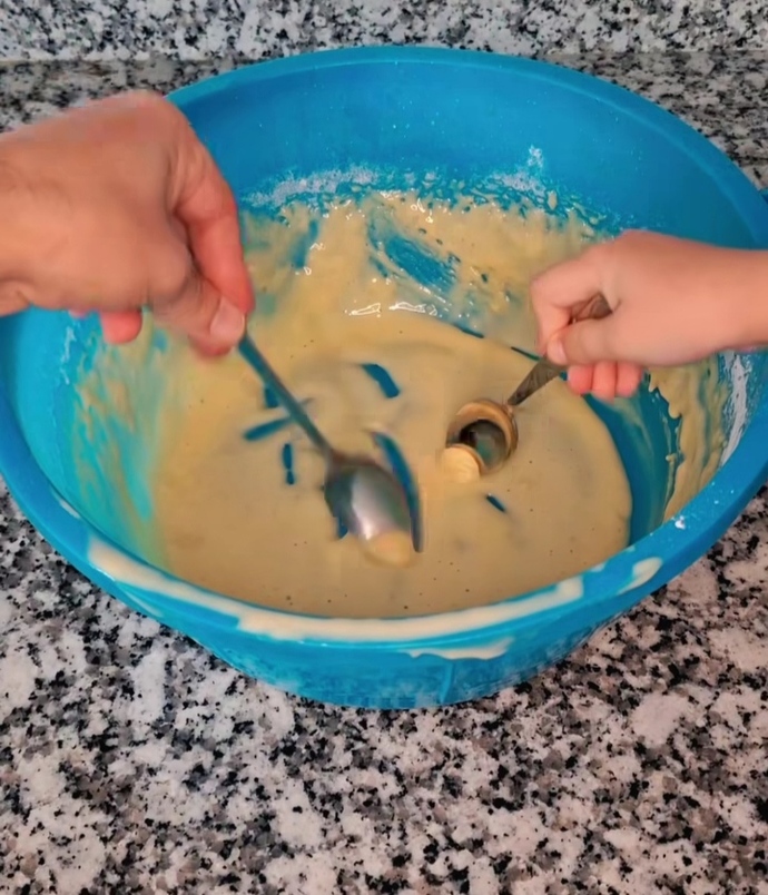 Mavi leğen ve kalan kek hamuru size neyi hatırlattı?