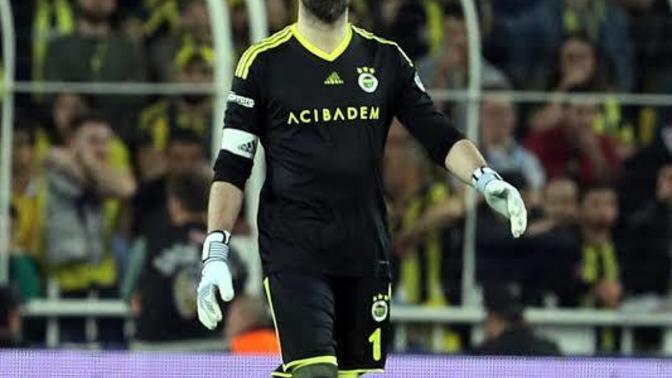 Sizce bunların arasında en yakışıklı futbolcu kim sizce?