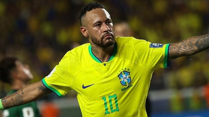 Galatasaray Neymar'ı kadrosuna katmak istiyor. Sizce gelir mi?