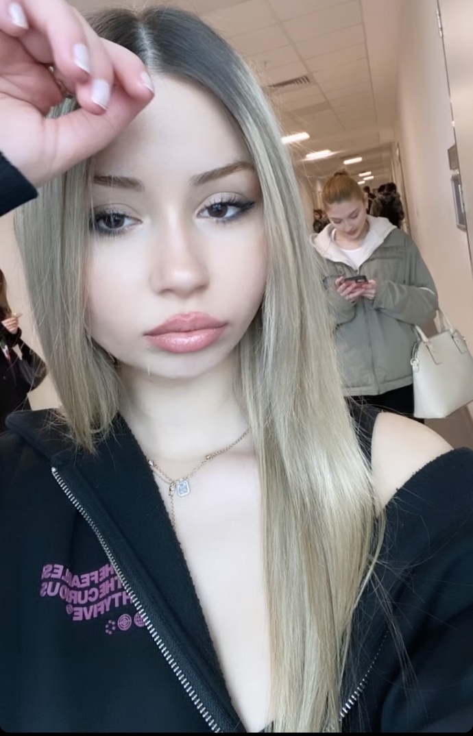 Sizce doğal güzellik mi daha değerli yoksa botox dolgu ve silikon mu?