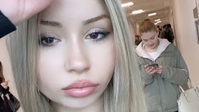 Sizce doğal güzellik mi daha değerli yoksa botox dolgu ve silikon mu?