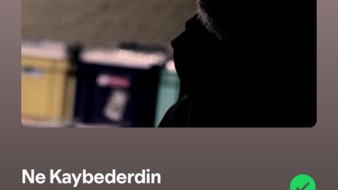 Sahuru beklerken son zamanlarda sık dinlediğiniz şakıları alabilir miyiz?