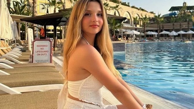 Ecrin Su Çoban geleceğin Türkiye güzeli olabilir mi?