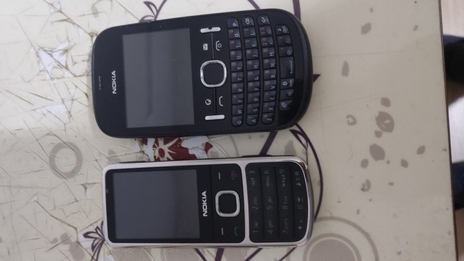 İnce uçlu Nokia şarjı olan var mı?