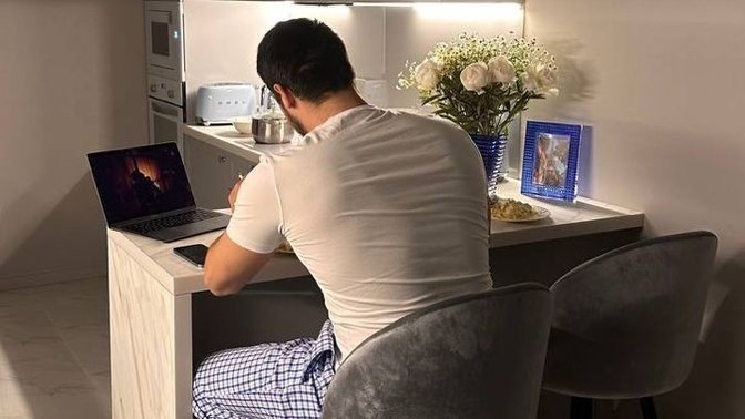 Oyun oynarken aynı zamanda yiyecek de tüketebilir misiniz?