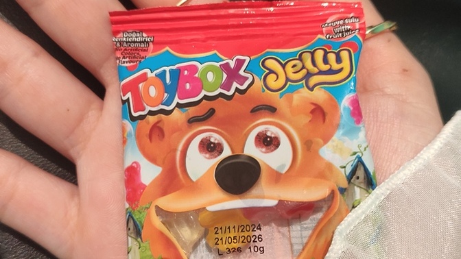 Bildiğiniz mini boy abur cuburlar var mı?