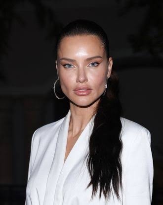Adriana lima 2000 vs2024 ne düşünüyorsunuz?