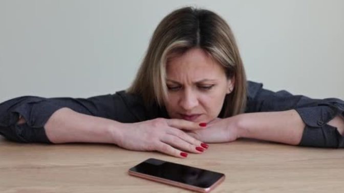 Evlenince telefon numaranı değiştirmeyi düşünüyor musun?