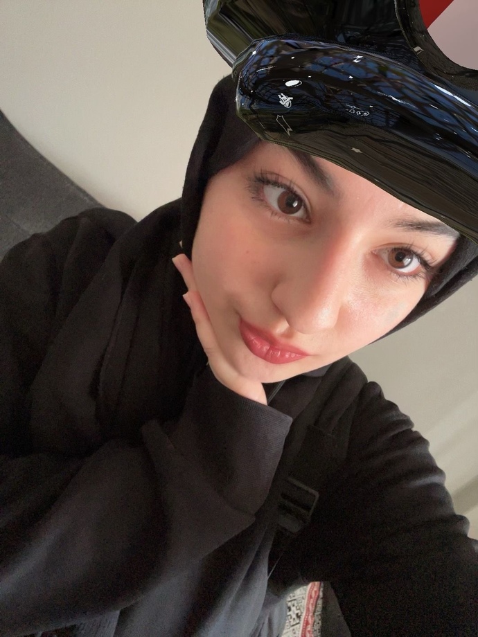 Gözlerimin rengi açık kahve mi kehribar mı?