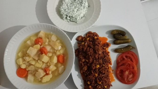 Akşam yemeğinde ne vardı?