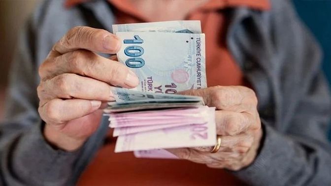 Bayramda emekli ikramiyesi 4.000 TL oldu. Sence bu rakam yeterli mi?