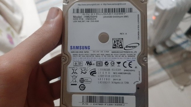 Bu laptopun hangi parçasıdır bilene çukulata ısmarlıyçam şaka amaçlıdır?