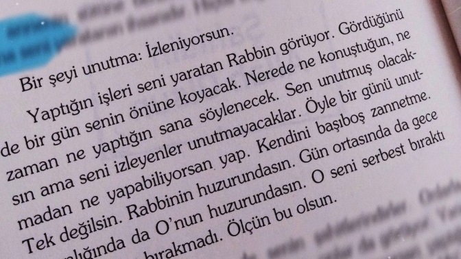 Neden kendini olduğundan farklı gösteren insanların büyüsüne kapılırız?