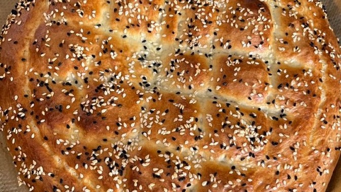Ramazan'ın en büyük sınavı: Pide kuyruğu! Tam sıra sana geldiğinde pidelerin bittiğini öğrensen ne yaparsın 😅?