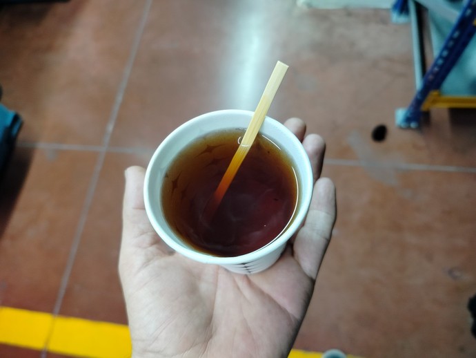 Çay normalde nasıl içilir?