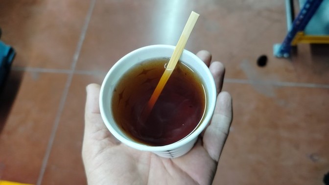 Çay normalde nasıl içilir?