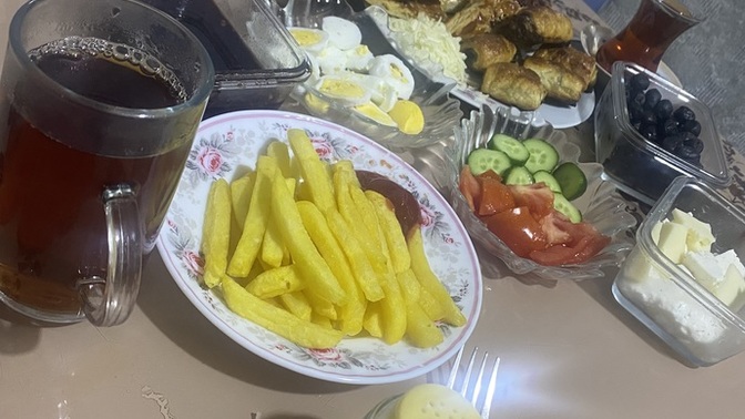 Sahurcular sahura kadar bekleyen var mı?
