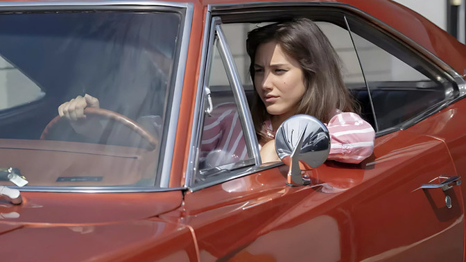 Ehliyeti bu sene alacağım. Motor mu, araba mı alınmalı?