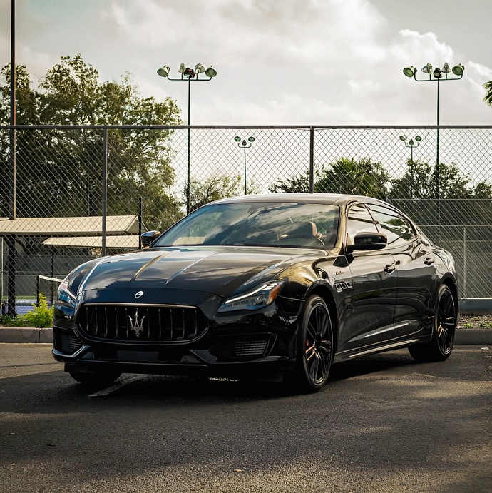 Maserati Quattroporte mi almalıyım yoksa Mercedes G63 mü?
