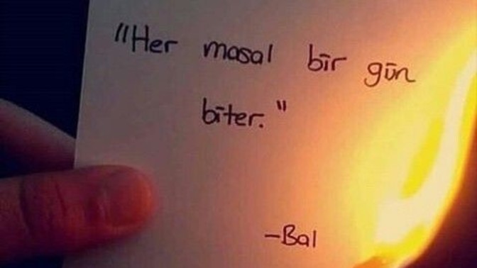 Sevdiğini son defa gördüğünü bilmek mi daha zordur, onu son defa görememek mi?