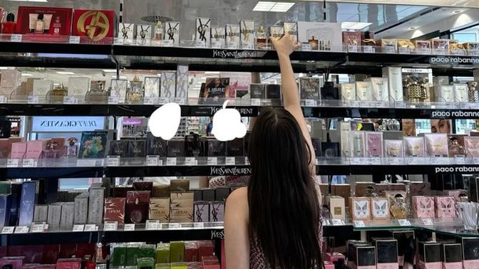 Gratis için sevgiliden para istemek normal mi?