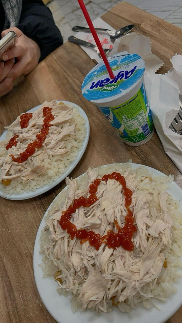 Pilava ketçap sıkan biriyle sevgili olur muydunuz?
