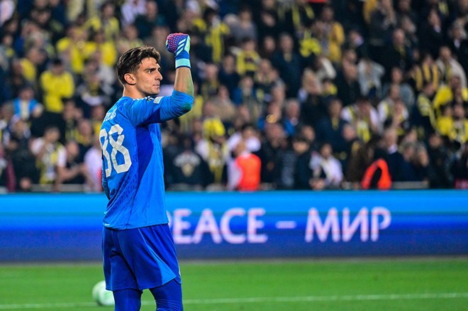 Galatasaray ile ismi anılan kalecilerden hangisi transfer edilmelidir?