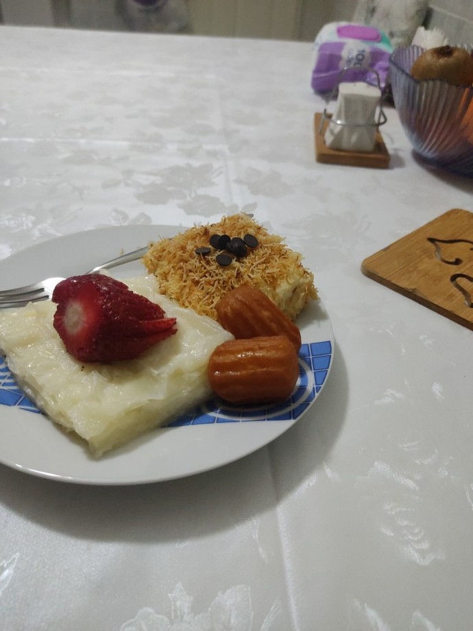 Sizinle tatlı mı bölüşür müydüm söyleyeyim mi?