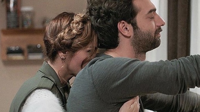 Eski sevgilinin bir başkasıyla mutlu olması içini sızlatır mı?