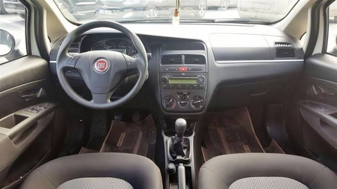 Sizce bu araçlardan iç mekanı hangisi daha güzel?