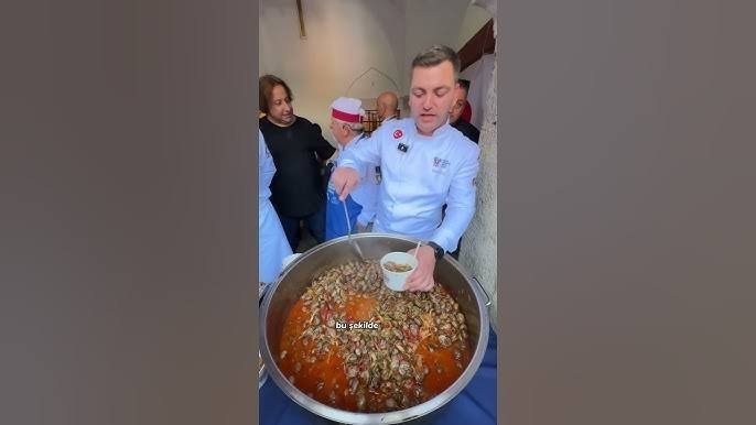Kuşadası Sokak Festivali’nde Salyangoz Şöleni: 60 Kilogramlık İkram 10 Dakikada Tükenmiş! Siz dener miydiniz?