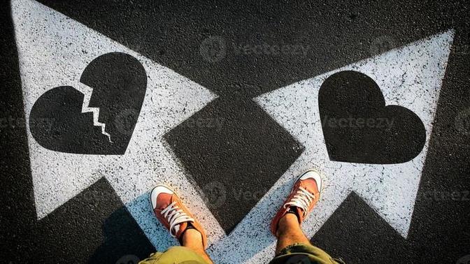 Aşktan korkan ve ondan kaçan bir adamı sevebilir misiniz? Yoksa sevmeyi bilen ve onunla yüzleşen bir adamı mı tercih edersiniz?