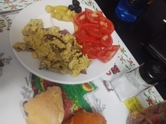 Sahurcu tayfa bugün sahurda ne yiyorsunuz bakalım. Hayırlı sahurlar?