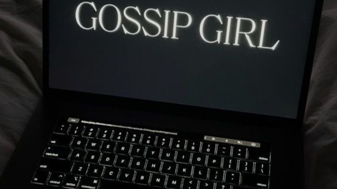 Dizi/film önerir misiniz?