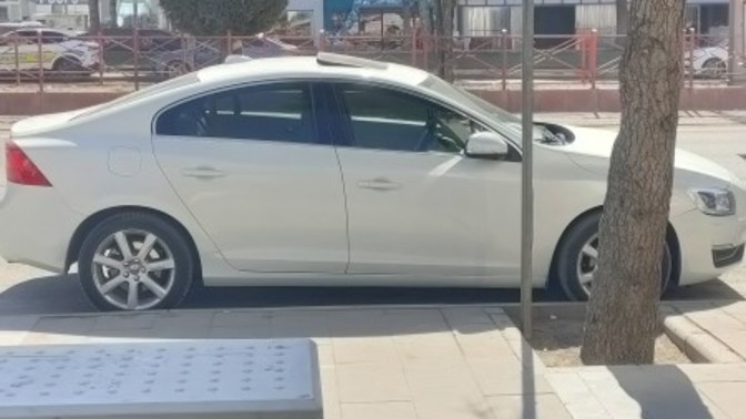 Arabam yaşlı arabası mı yoksa spor mu duruyor?
