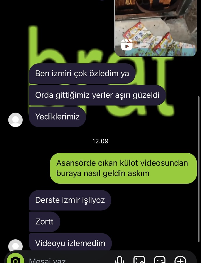 Arkadas olurken dikkat ettiğin şey?