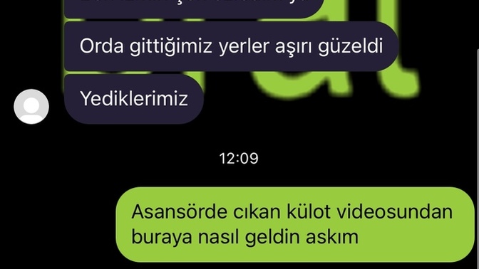 Arkadas olurken dikkat ettiğin şey?