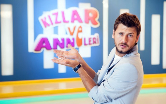 Bu aralar izlediğiniz dizi film var mı eskilerden?
