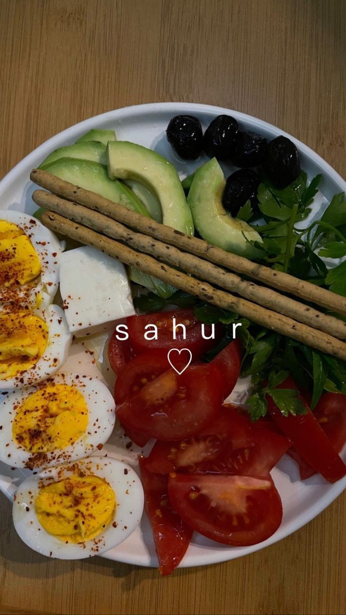 Bir sahur menüsü oluşturacak olsan, 3 ana yemeği ne olurdu?