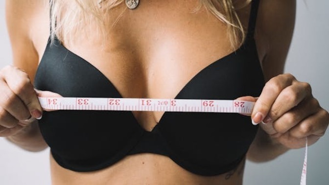 Küçük göğüs tekrar mı moda olacak?