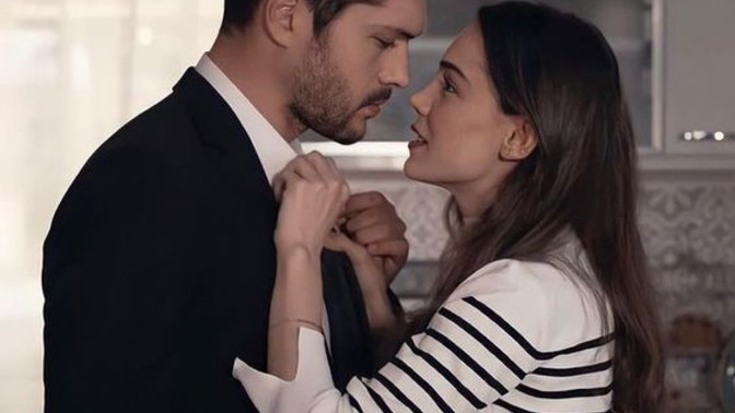 Sevgi mi insanı değiştirir, yoksa insan mı sevgiyi değiştirir?
