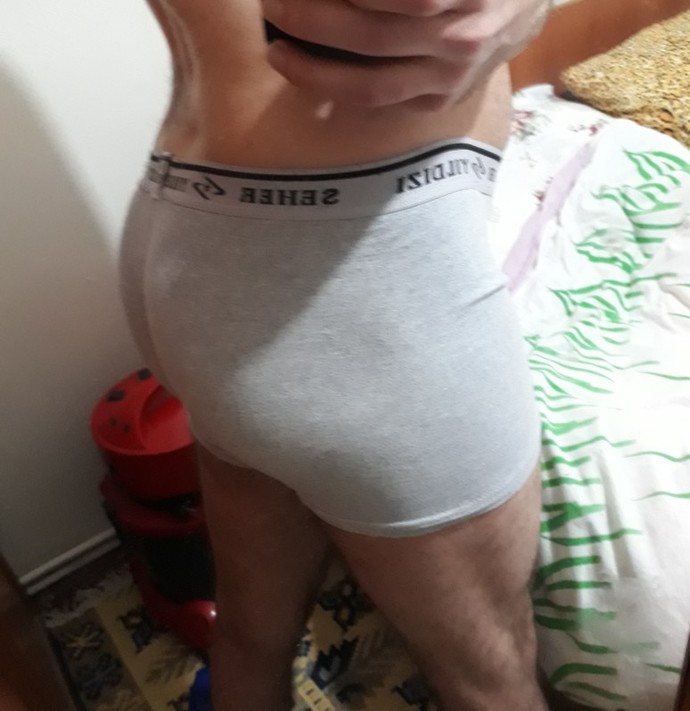 Bacak çalışırken mecbur kalçaya da vuruyor sizce çok mu kötü bi erkeğe göre?