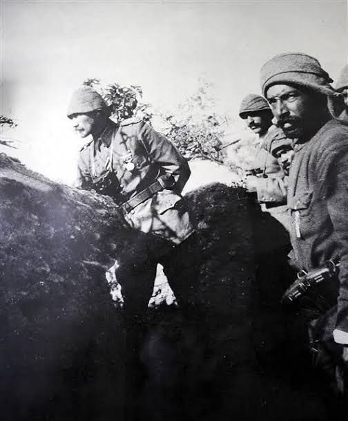 Çanakkale’de binlerce genç şehit düştü, sence bu fedakârlık, bugünkü nesiller için nasıl bir sorumluluk yüklüyor?