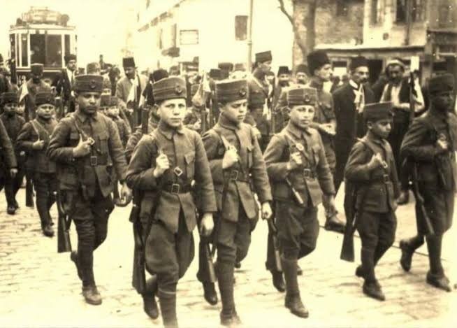 Hey Onbeşli türküsünü duyduğunda içinde nasıl bir his uyanıyor?