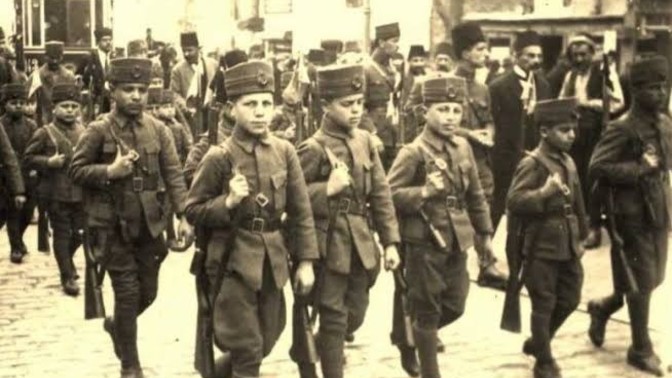 "Hey Onbeşli" türküsünü duyduğunda içinde nasıl bir his uyanıyor?